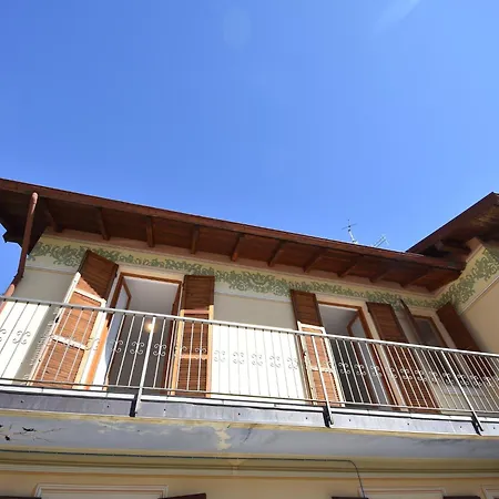 Semesterbostad Spacious Retreat In Cannero Cannero Riviera