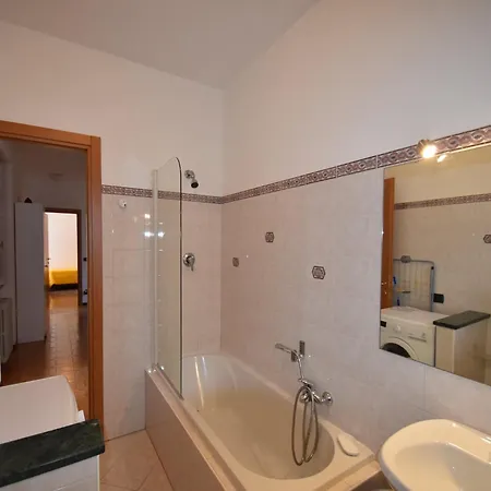 Spacious Retreat In Cannero