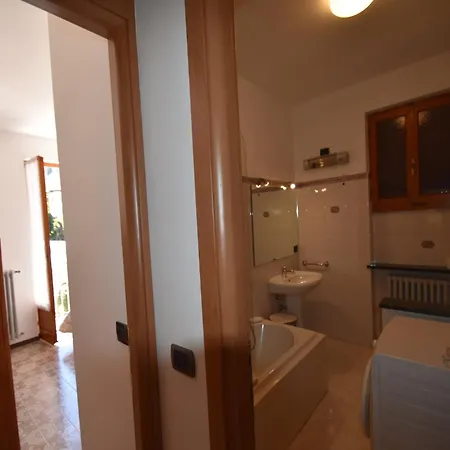 Spacious Retreat In Cannero Casa de Férias