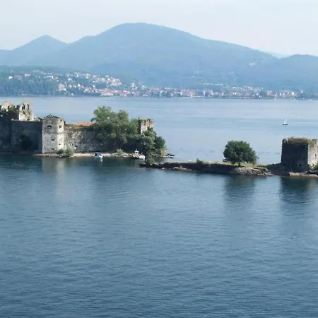 Spacious Retreat In Cannero *