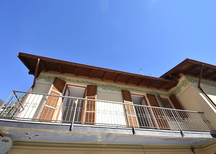 Semesterbostad Spacious Retreat In Cannero Cannero Riviera