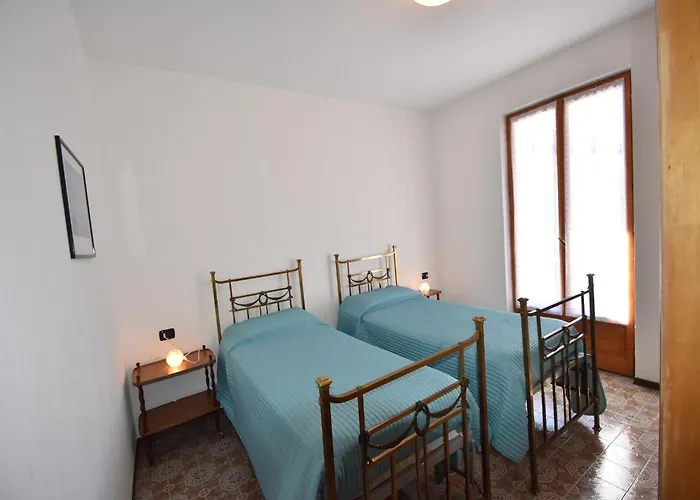 Spacious Retreat In Cannero *