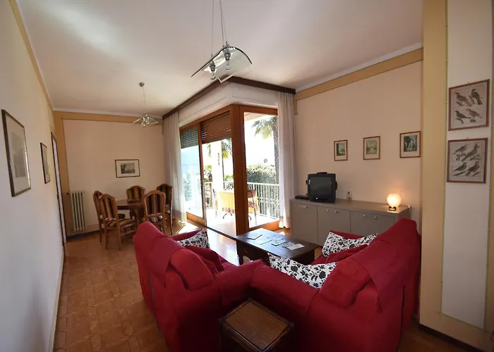 Spacious Retreat In Cannero Semesterbostad