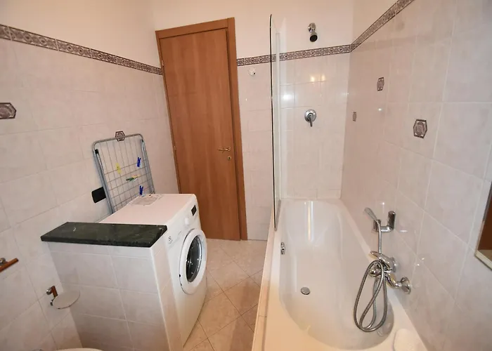 Spacious Retreat In Cannero 펜션 *