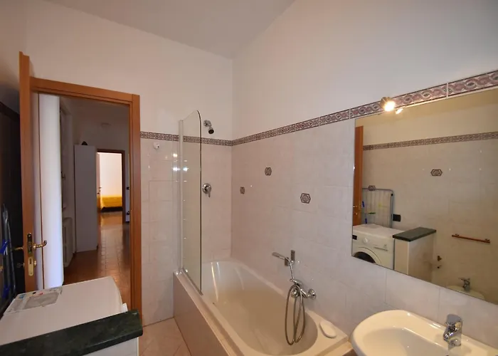 Spacious Retreat In Cannero