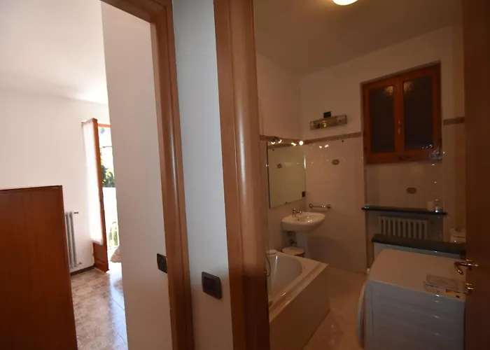 Spacious Retreat In Cannero Semesterbostad