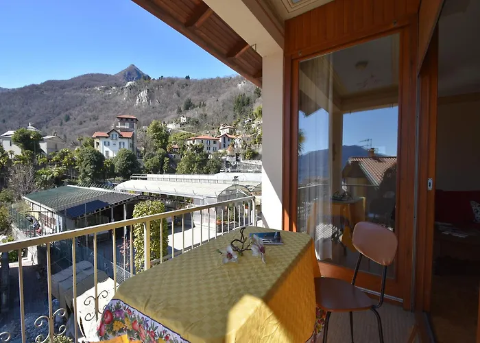 Spacious Retreat In Cannero 카네로 리비에라