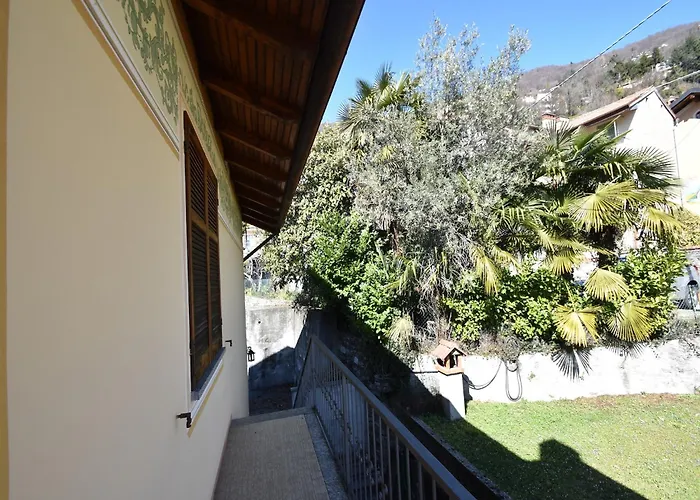 Spacious Retreat In Cannero *