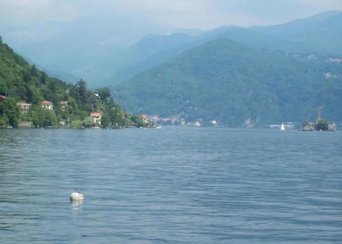 Semesterbostad Spacious Retreat In Cannero Cannero Riviera